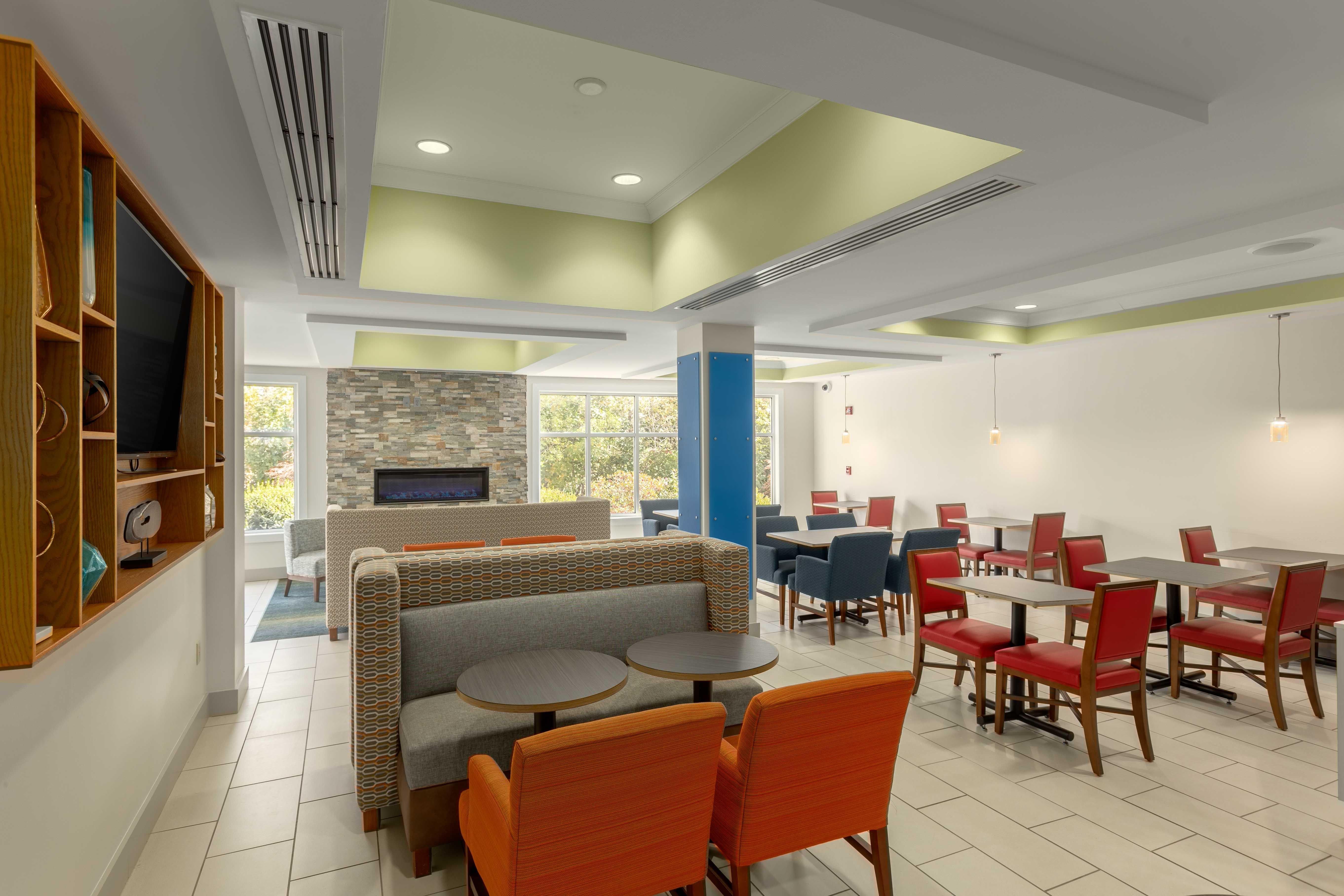 Holiday Inn Express Hotel & Suites Binghamton University-Vestal By Ihg Экстерьер фото